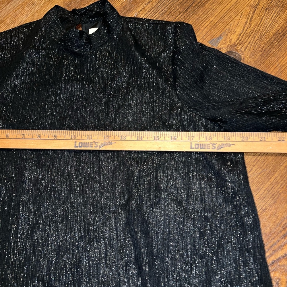 BB Dakota Black Whimsical Chic Shimmer Mock Neck Keyhole Back Blouse Size S - Picture 14 of 15